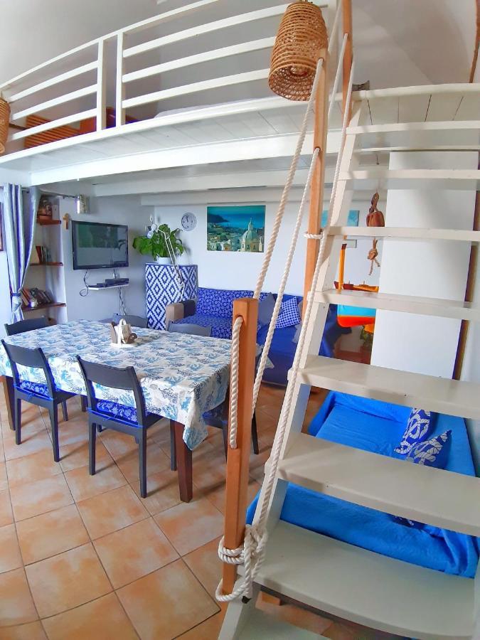 Апартаменты La Casa Azzurra Прочида Экстерьер фото