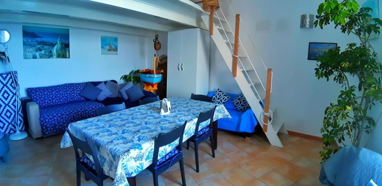 Апартаменты La Casa Azzurra Прочида Экстерьер фото
